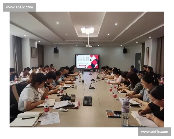 从场压迫视角出发探讨社会结构与权力关系的演变与影响