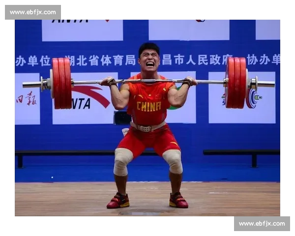 举重赛场惊险失误背后力量极限与心理压力交织的真实瞬间全程记录与反思